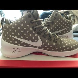 Nike hyperfresh sample size 9